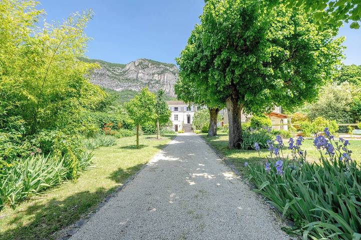 Location de vacances pour 16 personnes, avec Jardin à Saou