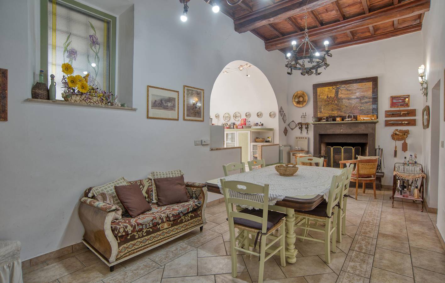 Ganze Ferienwohnung, Modernes Apartment mit Terrasse in der Nähe des Stadtzentrums von Canino in Canino, Viterbo Provinz