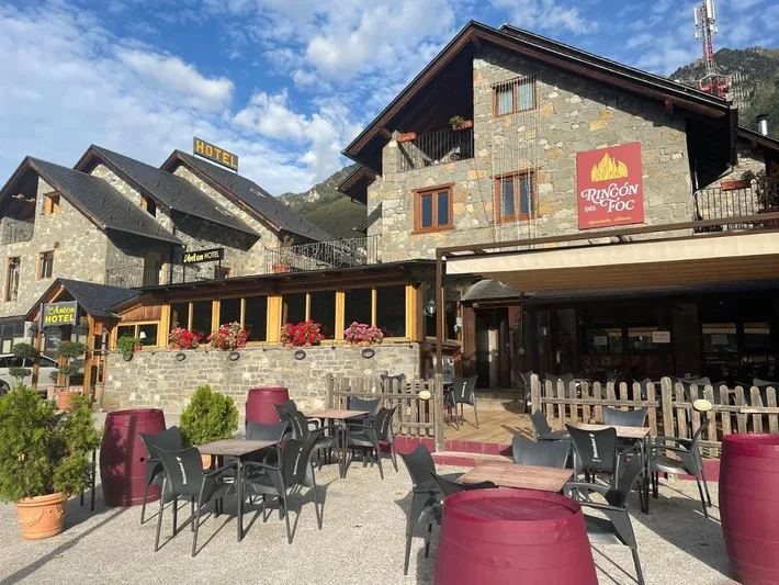 Hôtel pour 2 personnes, avec terrasse et vue - 1