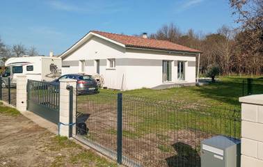 Gîte pour 7 personnes, avec piscine ainsi que terrasse et jardin, animaux acceptés à Talais