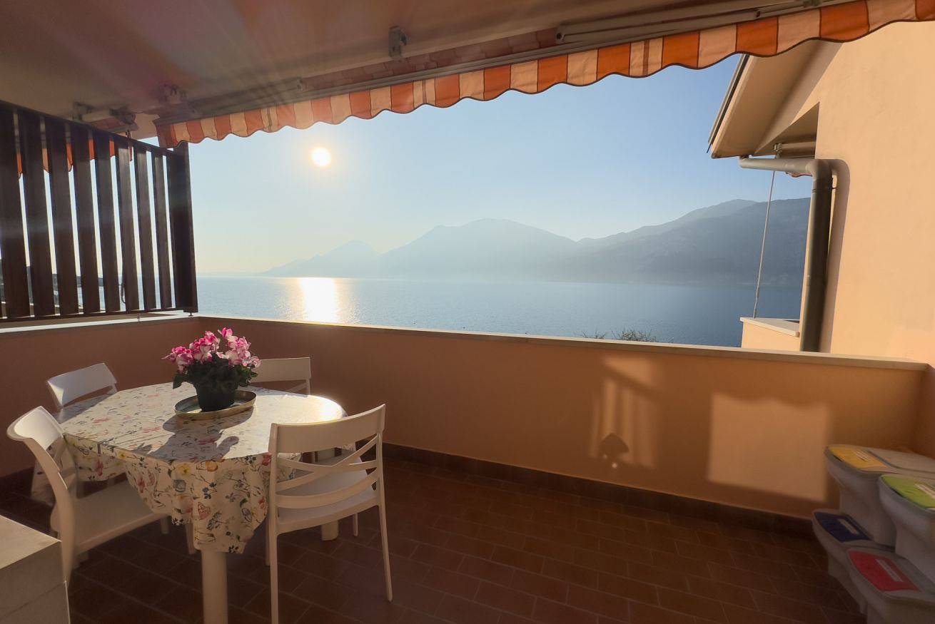 Ganze Wohnung, Ferienwohnung für 5 Personen mit Seeblick in Brenzone, Gardasee-Berge
