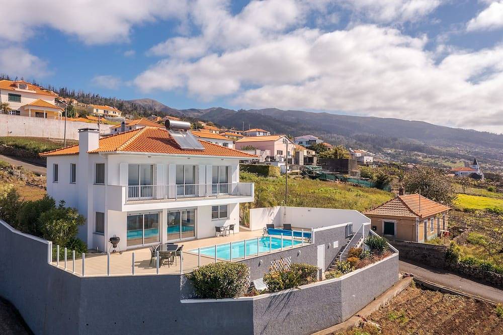 Villa Eldomar Piscine Chaufee et Barbecue in Estreito da Calheta, Île de Madère