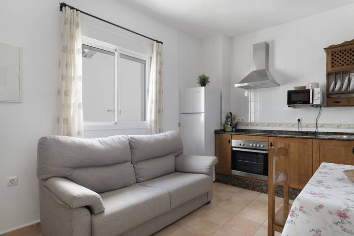 Apartamento entero, Apartamento 'Atardecer En Conil' con terraza privada, balcón y aire acondicionado in Conil de la Frontera, Costa de la Luz