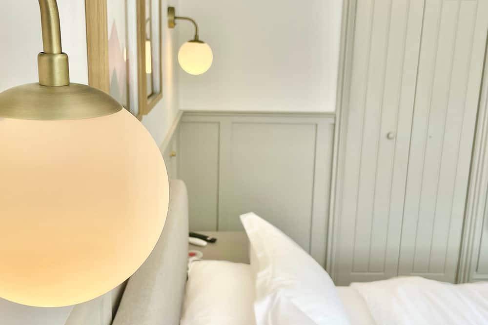 Entire apartment, Newly refurbished: The Cabin at No. 12 in Exeter, Devon
