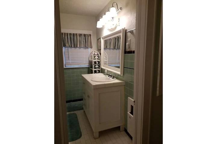 Vacation rental for 7 people, with balcony and hot tub in Lawton
