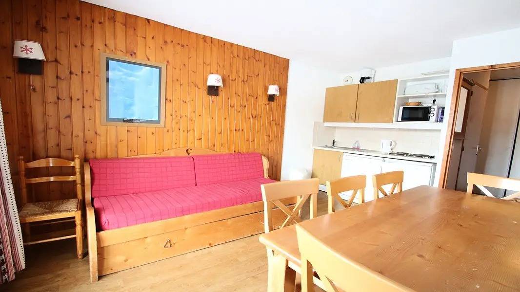 Entire apartment, B102Pae - Apartment 3 Chambres, Balcony in Puy-Saint-Vincent, Écrins National Park