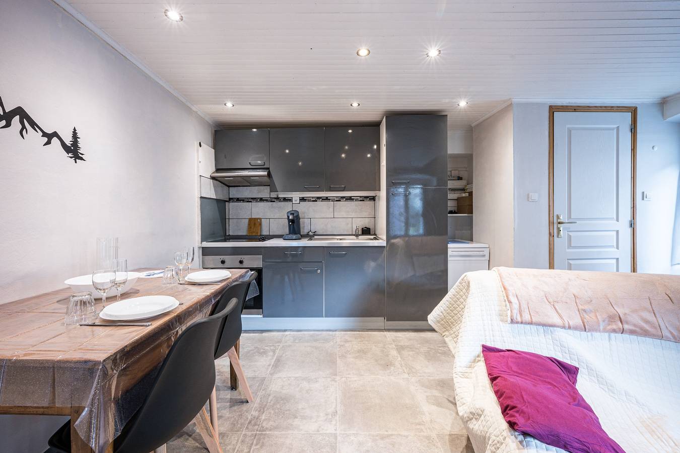 Appartement entier, La Belle Maurienne - Balcon avec vue sur montagne in Saint-Étienne-de-Cuines, Région de Saint-Jean-de-Maurienne
