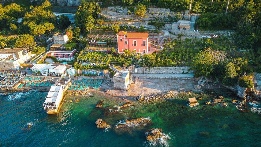 Location de vacances pour 8 personnes, avec jardin et balcon à Vico Equense - 2