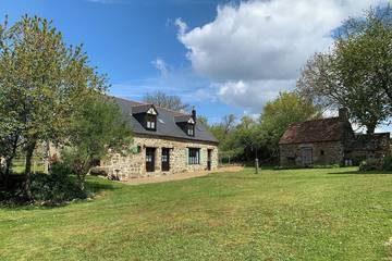 Gîte pour 2 personnes, avec jardin à Ceaucé