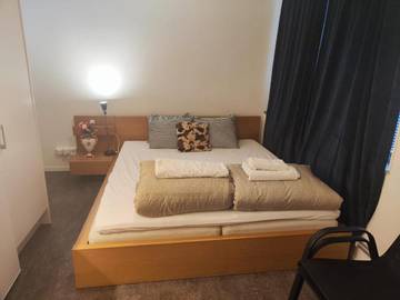 Gîte pour 2 personnes, avec jardin et vue, animaux acceptés dans Orebro