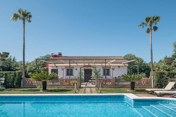 Casa rural para 13 personas, con piscina y jardín - 1