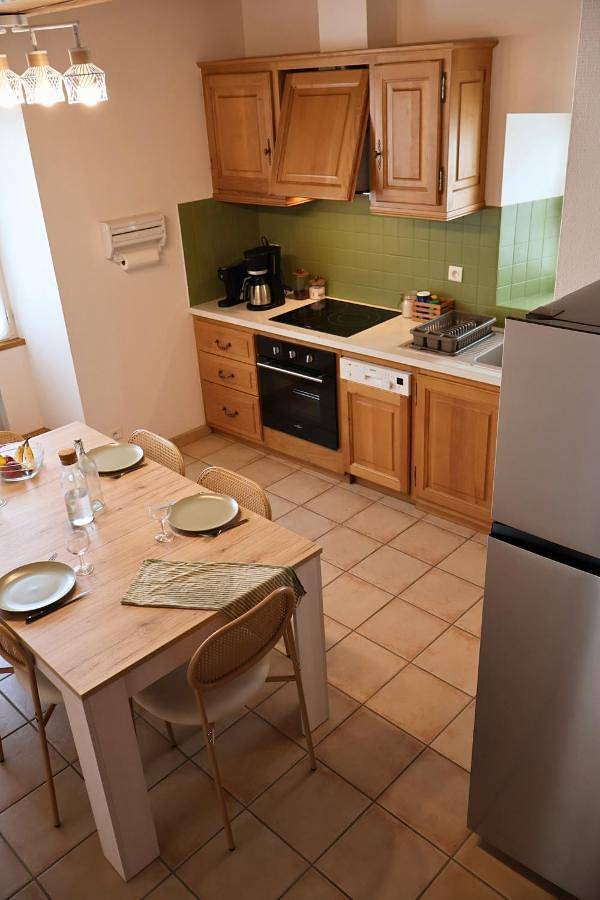 Location de vacances pour 8 personnes, avec terrasse ainsi que jardin et vue à Larrau