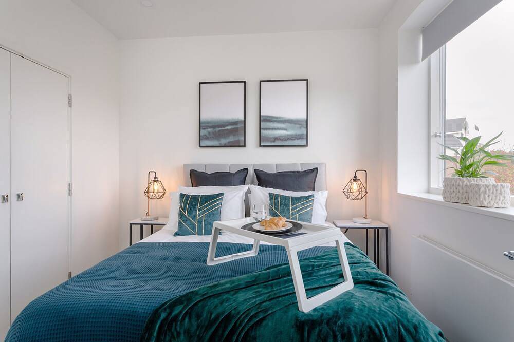 Apartamento entero, 2 Bedroom, 2 Bathroom-Lujoso-Apartamento-Baño en la habitacion in Stevenage, Hertfordshire