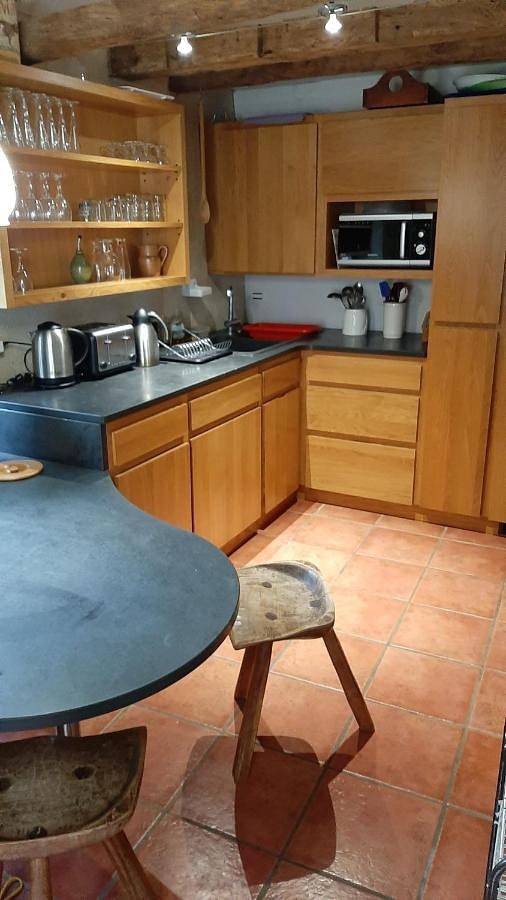 Location de vacances pour 33 personnes, avec vue et piscine ainsi que jardin et terrasse, animaux acceptés à Maleville - 4