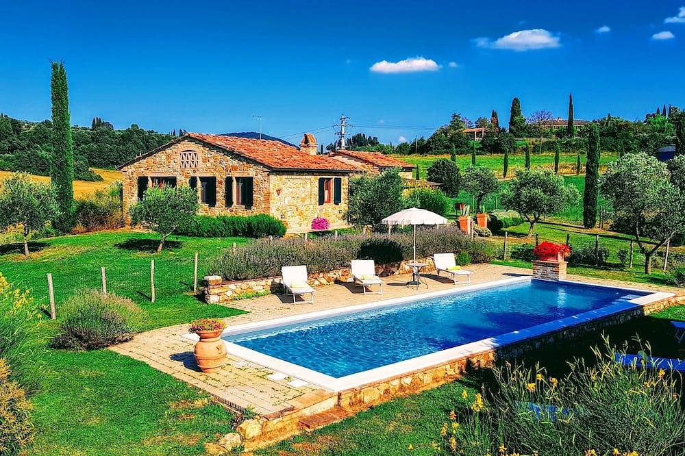 Masía independiente con piscina privada, wi-fi in San Giovanni d'Asso, Montalcino