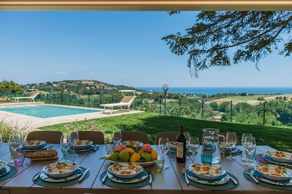 Villa Meer - Villa privata, 5 camere, piscina, A/C, Wifi, Jacuzzi, Marche in Fano (Comune), Valle del Metauro