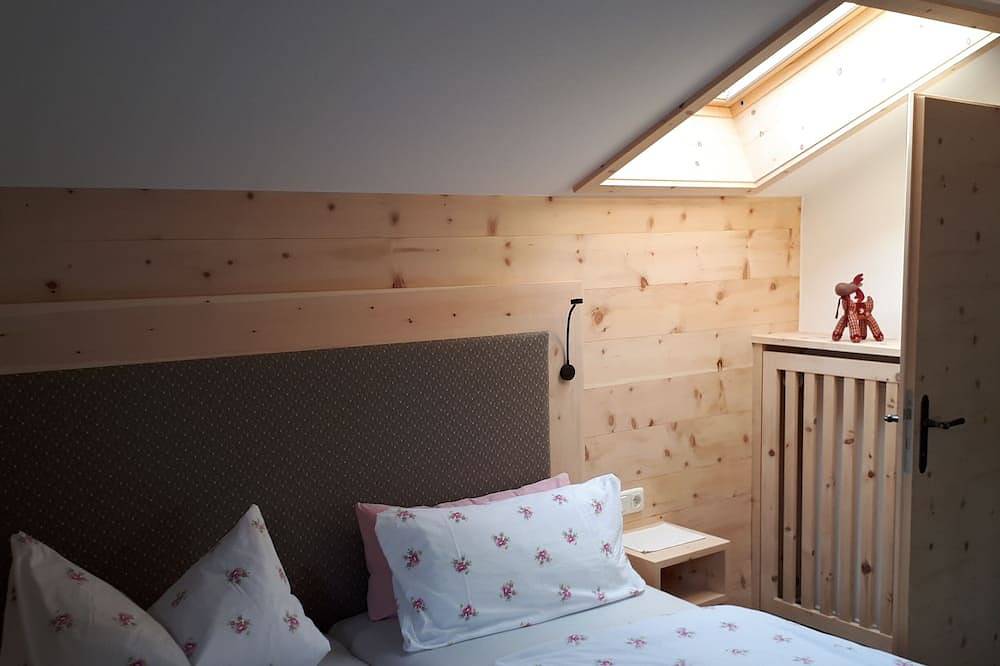 Ganze Wohnung, Appartement 45 qm, 2 Personen, 1 separates Schlafzimmer, Dachgeschoss in Unterwössen, Bayerische Alpen