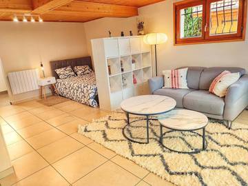 Gîte pour 2 personnes, avec terrasse à Arenthon
