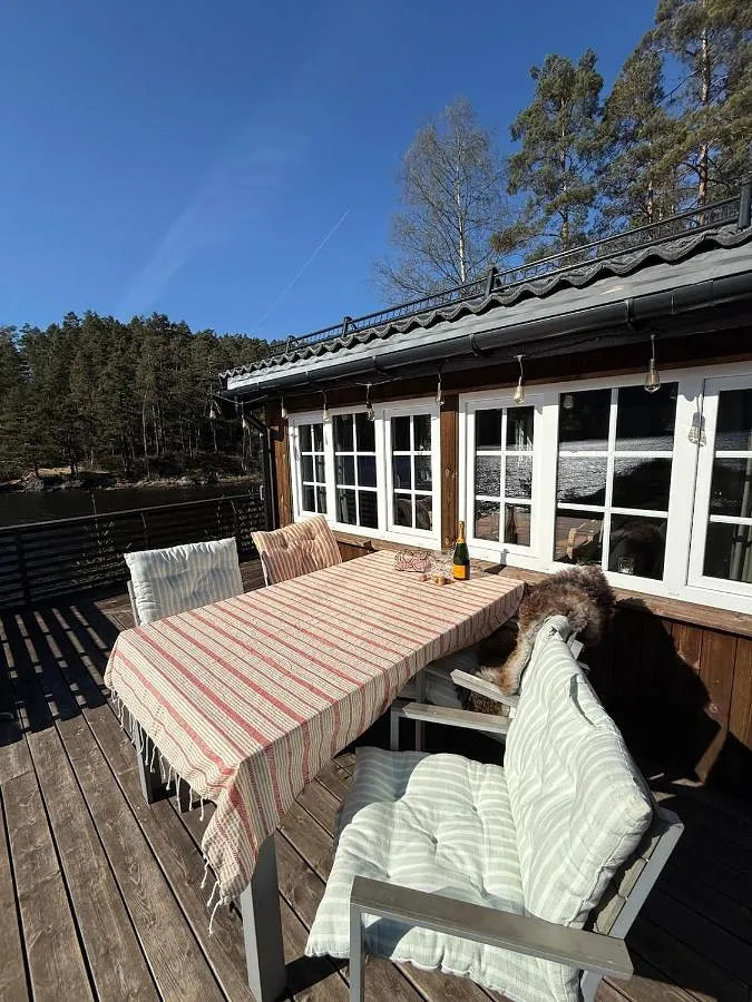 Ferienhaus für 6 Personen, mit Ausblick und Garten sowie Seeblick und Terrasse - 1