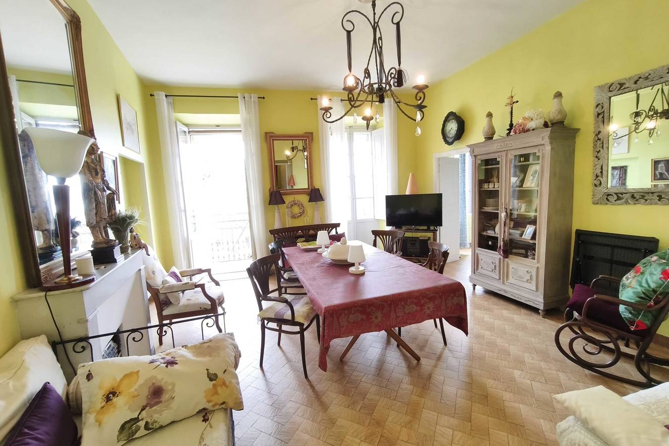 Ganze Wohnung, 2-bedroom apartment with balcony and sea view in Ajaccio, Ajaccio und Umgebung
