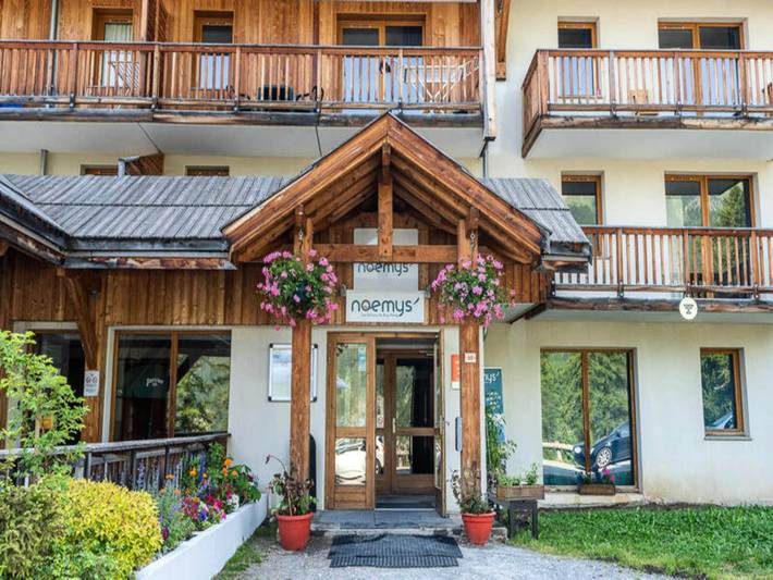 Chalet pour 4 personnes, avec balcon et piscine, adapté aux familles à Les Orres