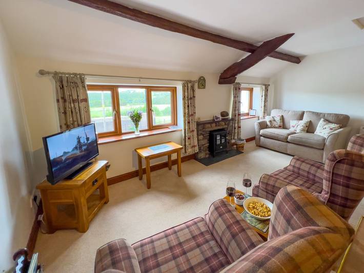 Glamping for 4 people, with garden in North West England