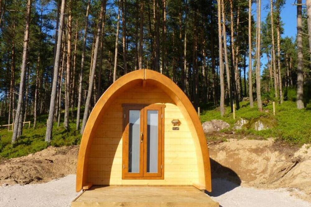 Les Cabanes: 2 personnes -Cabaña de madera-De Lujo-Vista al Lago-Baño compartido in Usson-en-Forez, Montbrison