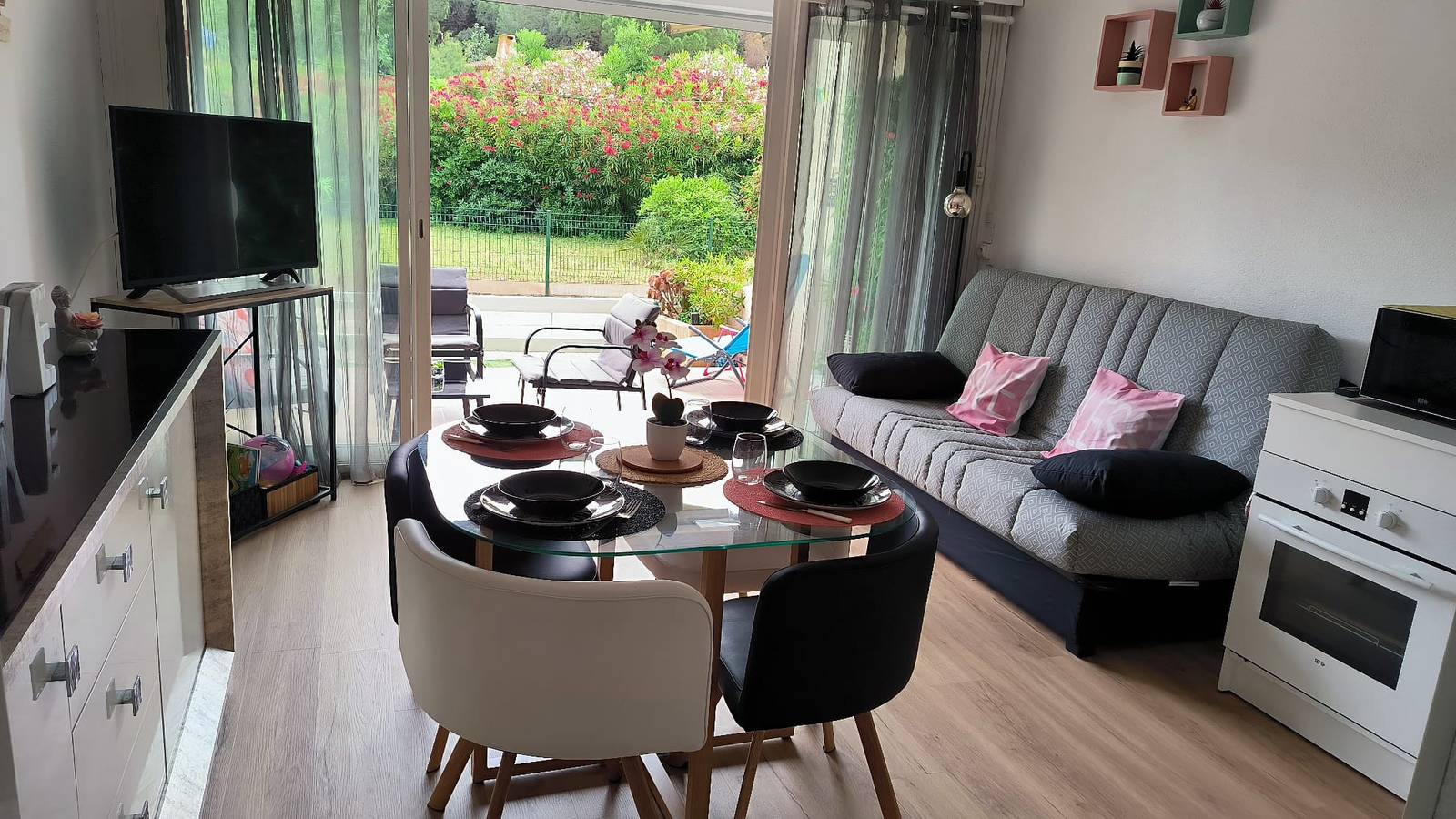 Apartamento entero, St Cyprien magnifique rez de jardin moderne et lumineux in Saint-Cyprien-Plage, Saint-Cyprien