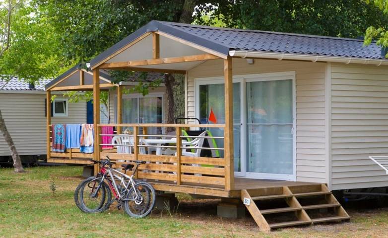 Mobil home pour 2 personnes, avec bassin pour enfant et jacuzzi à Aureilhan - 4