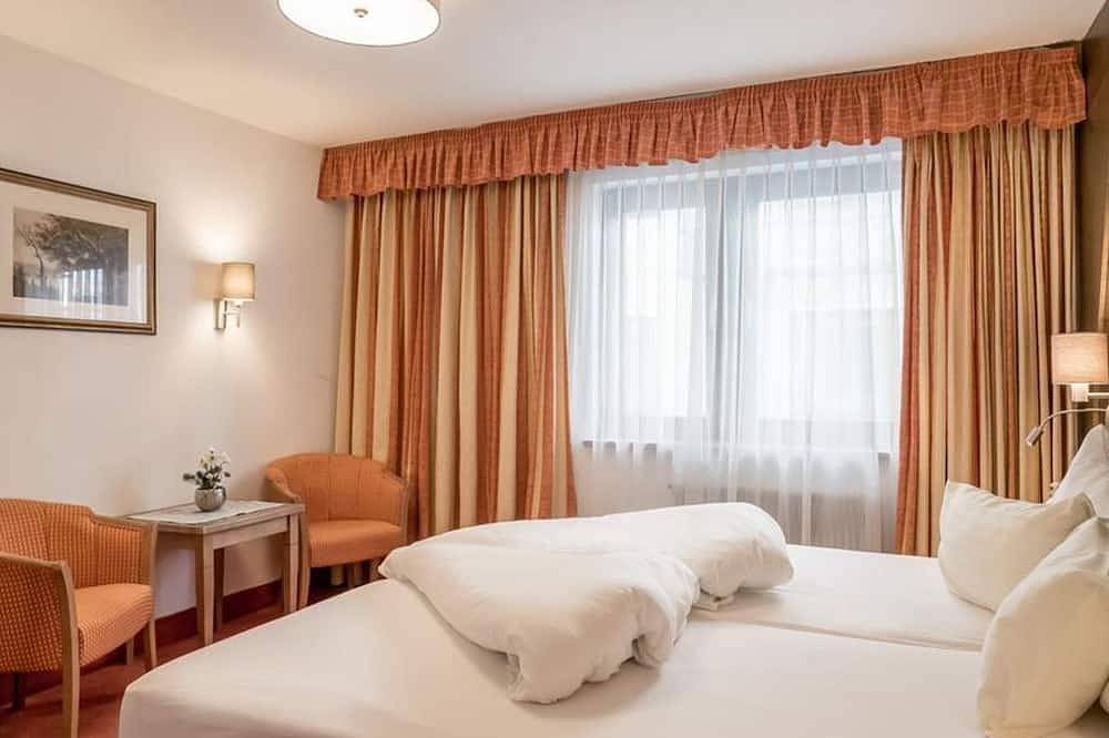 Doppelzimmer klein - Das Kaltschmid - Familotel Tirol in Seefeld in Tirol, Innsbruck Land