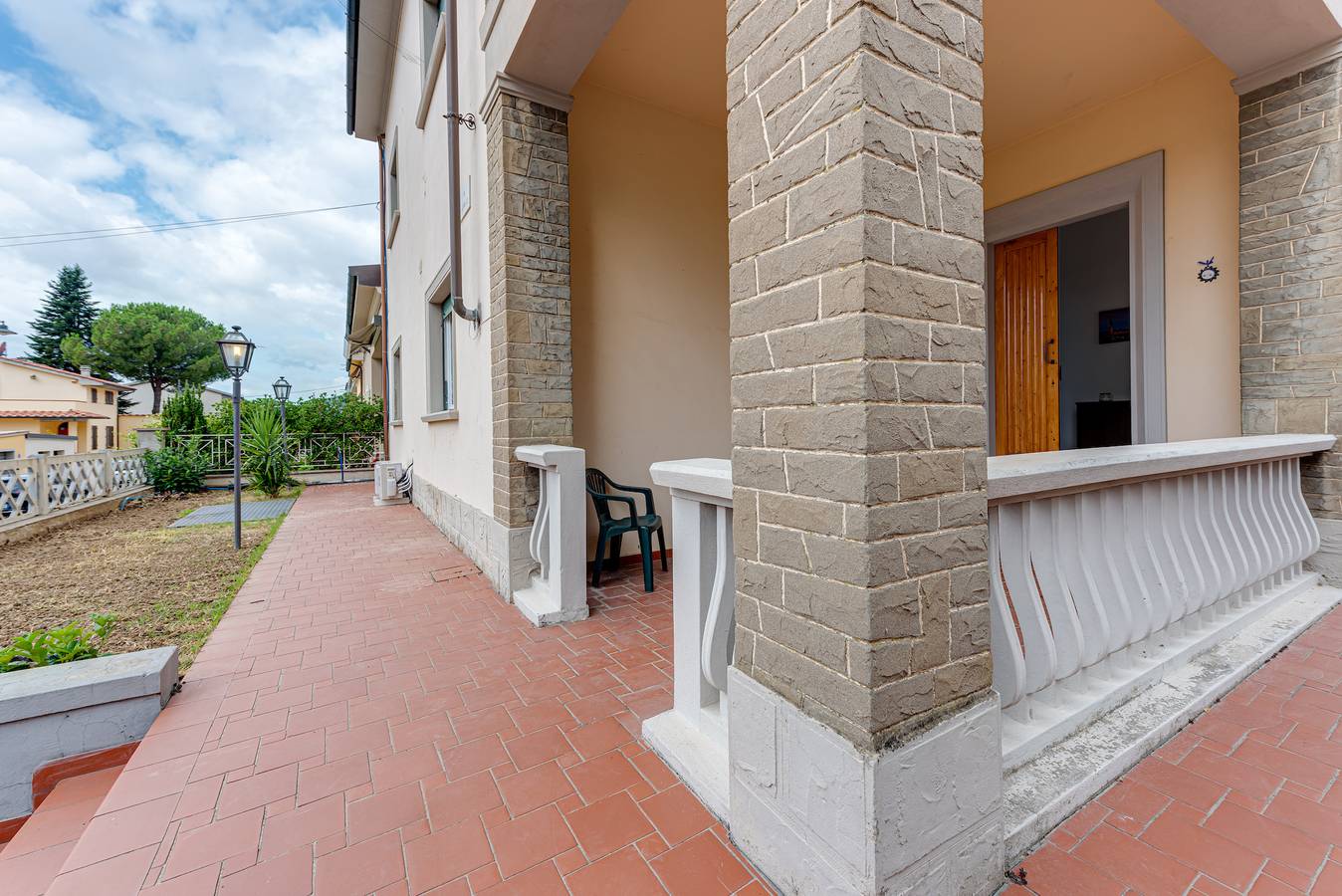 Estudio entero, Apartamento 'Ursa' con jardín compartido, Wi-Fi y aire acondicionado in Prato, Provincia de Firenze