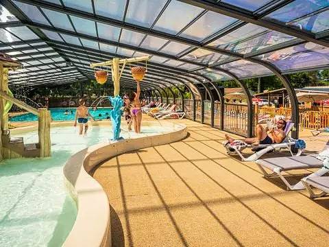 Camping pour 6 personnes à Hourtin