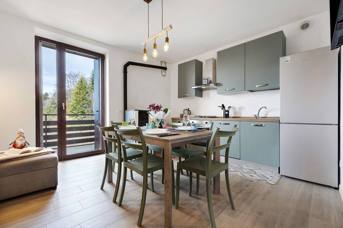 Appartamento intero, Appartamento 'Casa Mia' con vista sulle montagne, giardino privato e Wi-Fi in San Zeno di Montagna, Prealpi Gardesane