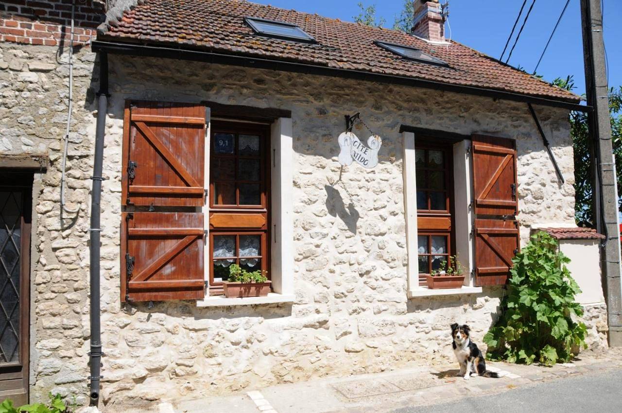 Two-Bedroom Cottage (4 Adults) in Tourly, Oise