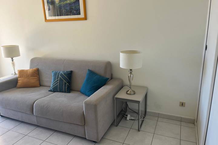 Gîte pour 4 personnes, avec terrasse, adapté aux familles dans Boulouris - 2