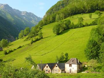 Gîte pour 4 personnes, avec jardin et terrasse, animaux acceptés dans l' Ariège
