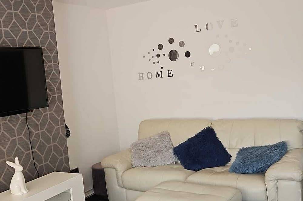 Double room in charming house. Secured with Wifi in Meden Vale, Mansfield. in Sherwood Forest, Nottinghamshire