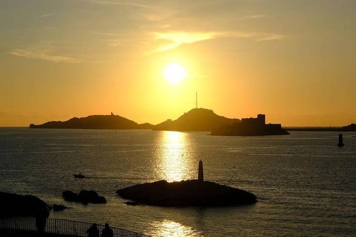 Gîte pour 5 personnes, avec vue et balcon dans Port du Vallon des Auffes - 2