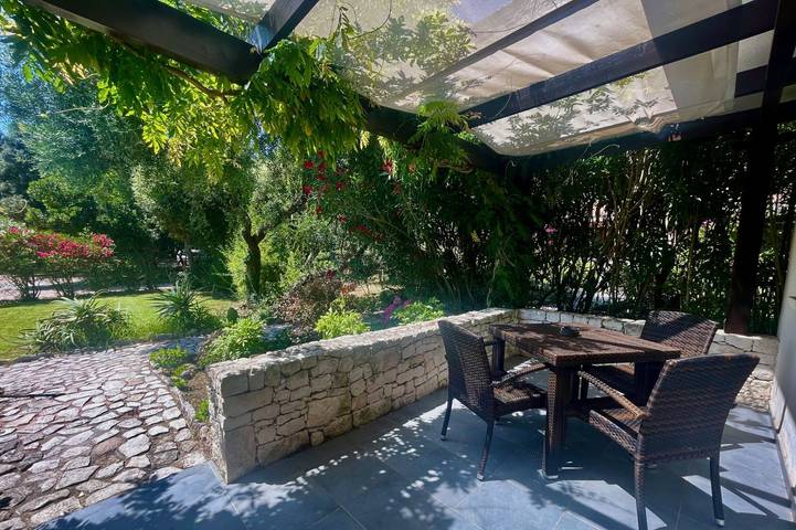 Location de vacances pour 2 personnes, avec piscine et jardin à Bonifacio - 2