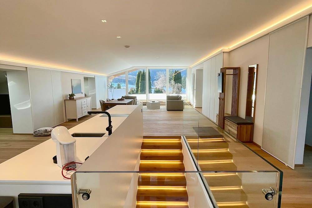 Geheel appartement, Modern loft for 6 with mountain views | Bad Ischl in Salzkammergut Mountains, Bad Ischl