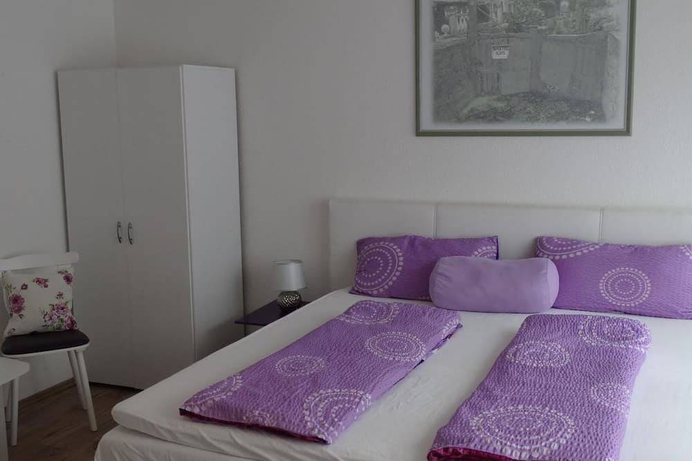 Ganze Wohnung, Ferienwohnung Norika - Appartement/Fewo, Bad, Wc, Balkon in Niederbreitbach, Rheinland-Pfalz
