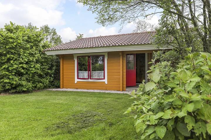 Bungalow voor 4 personen, met terras en balkon/terras in Hardenberg