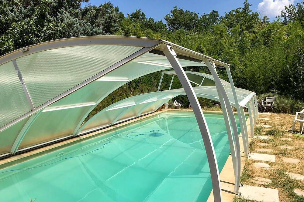 Maison abbé avec piscine in Gonfaron, Costa mediterránea (Francia)
