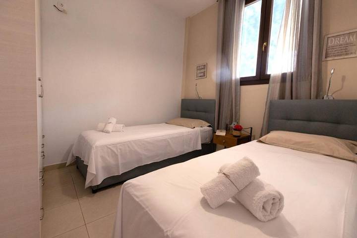 Ferienwohnung für 3 Personen, mit Balkon und Terrasse sowie Garten und Ausblick in Gythio - 4