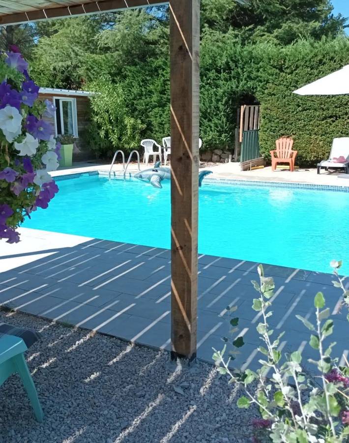 Gîte pour 4 personnes, avec jardin et piscine dans les Bouches-du-Rhône