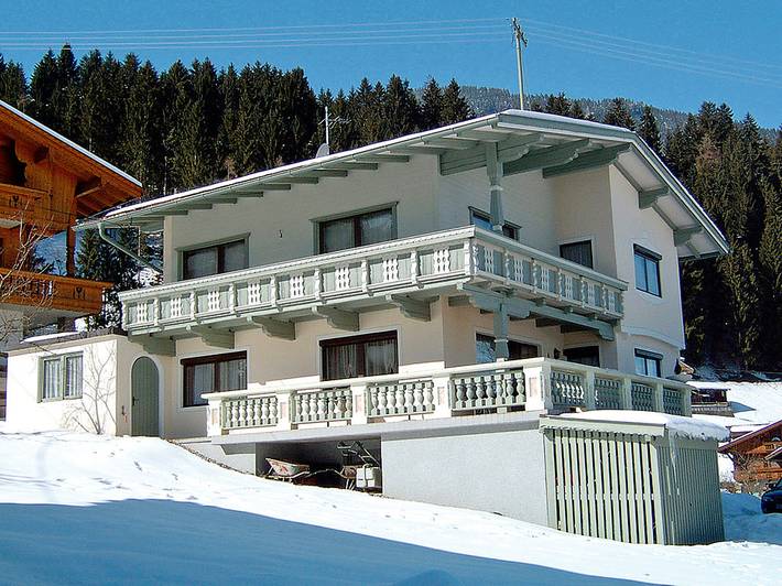 Holiday home for 13 people, with balcony - 1