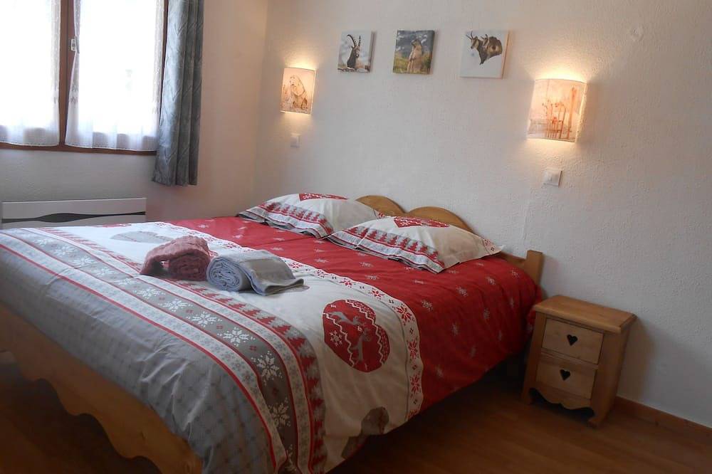 Entire apartment, Mountain, T2 close to beach and shops. in Savines-le-Lac, Écrins National Park