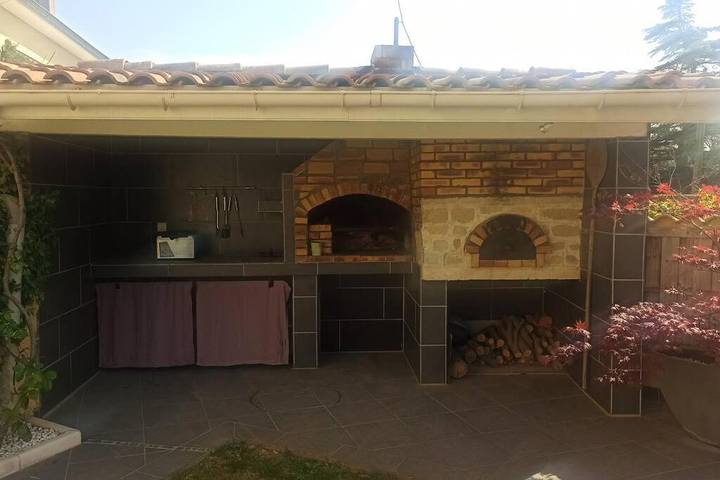 Gîte pour 2 personnes, avec jardin ainsi que piscine et vue, animaux acceptés à Alixan - 3