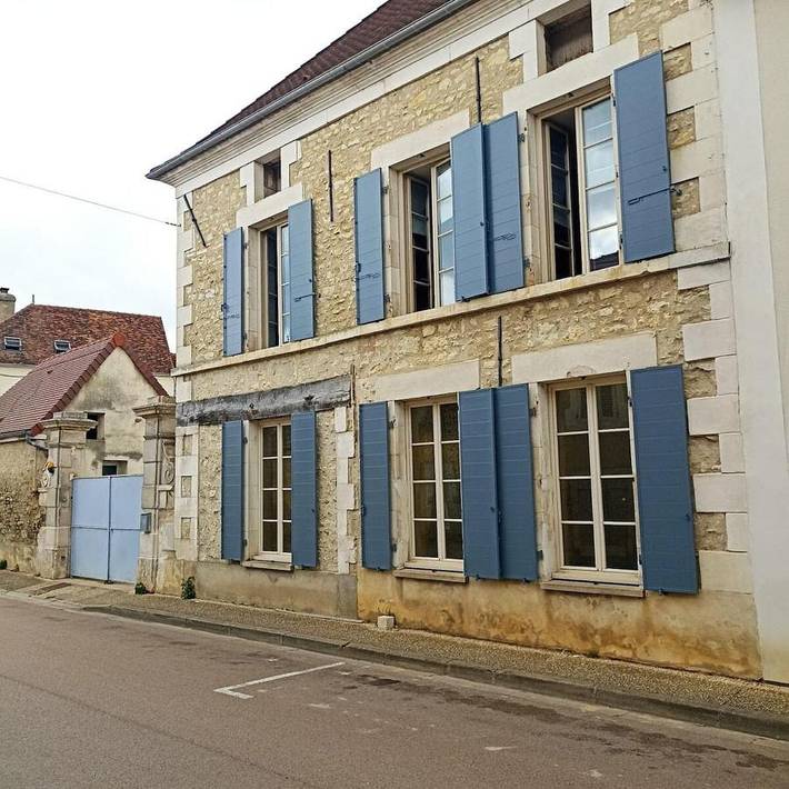 Location de vacances pour 5 personnes, avec jardin et terrasse, animaux acceptés à Maligny