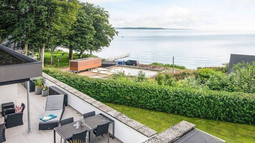 Ferienhaus für 7 Personen, mit Garten und Whirlpool in Høll
